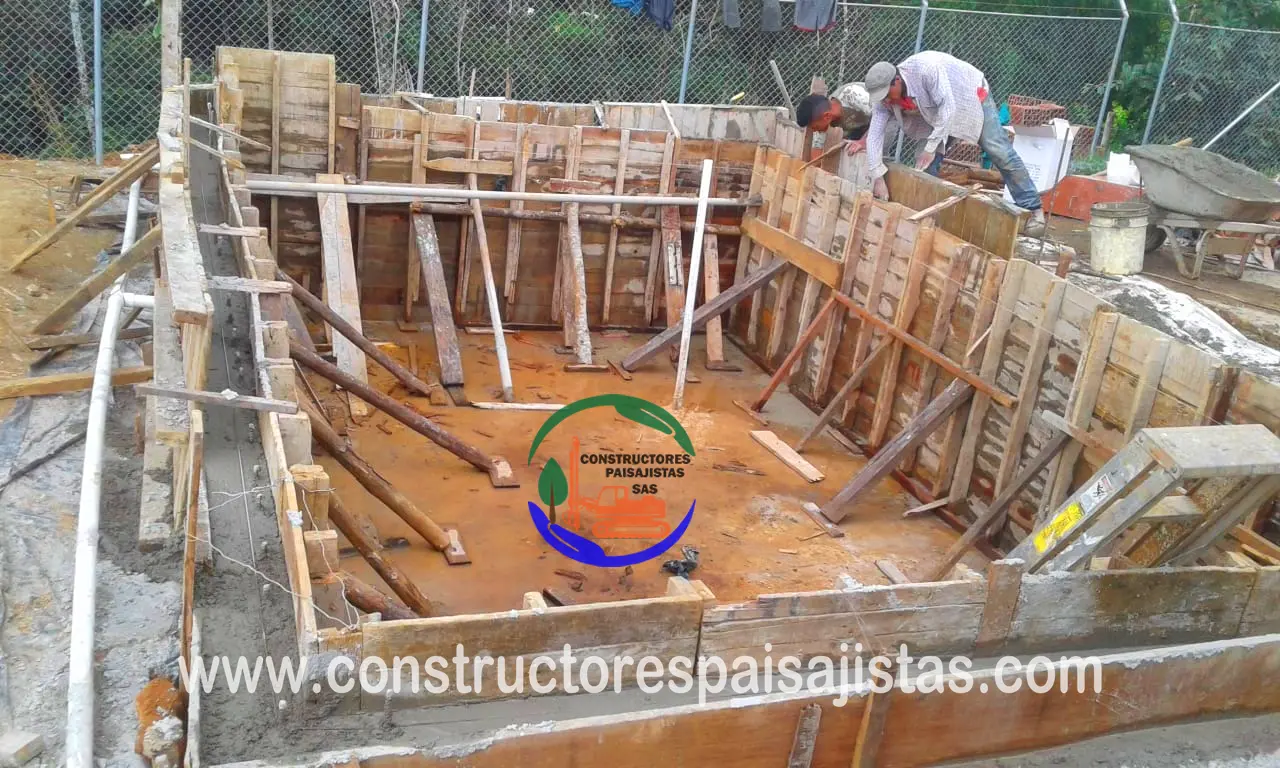 construcción de piscina